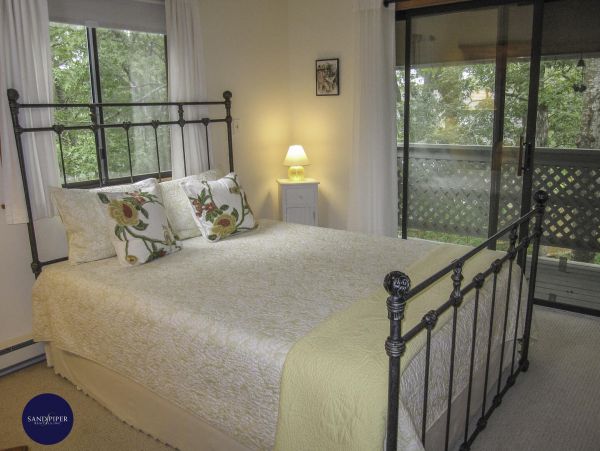 Cape Cod Home 994872