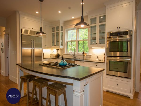 Cape Cod Home 994873
