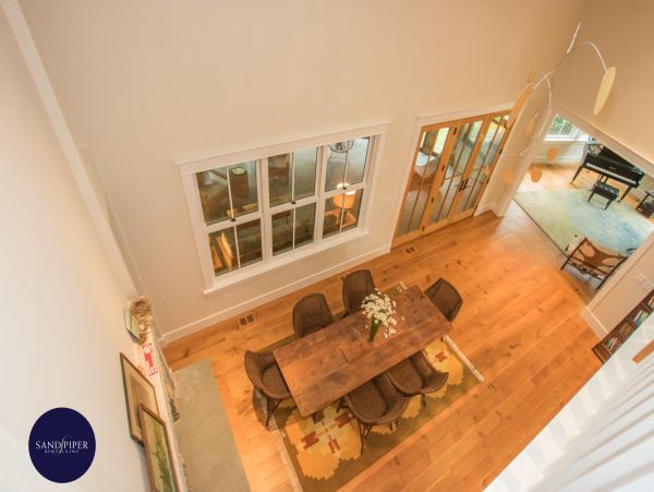 Cape Cod Home 994873