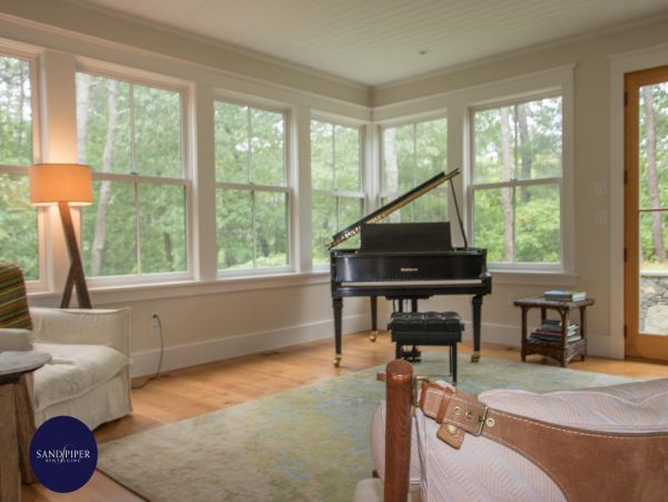 Cape Cod Home 994873