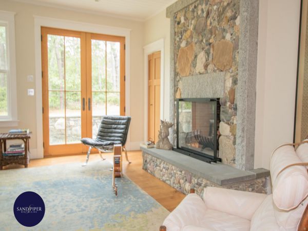 Cape Cod Home 994873