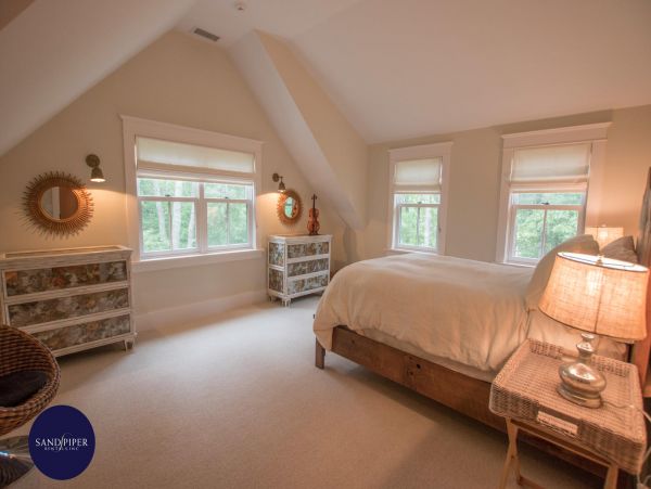 Cape Cod Home 994873