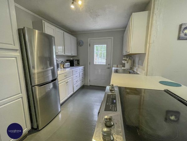 Cape Cod Home 994874