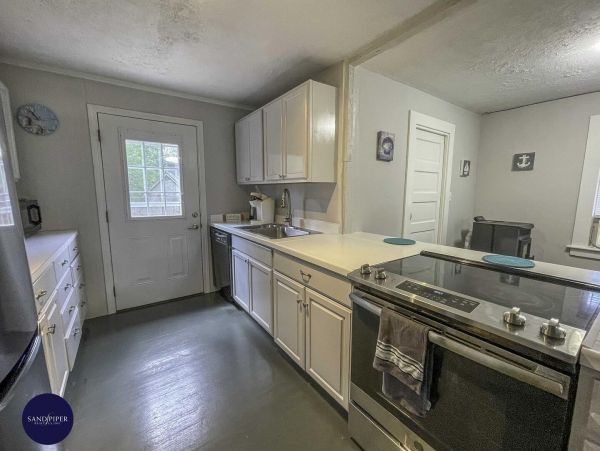 Cape Cod Home 994874