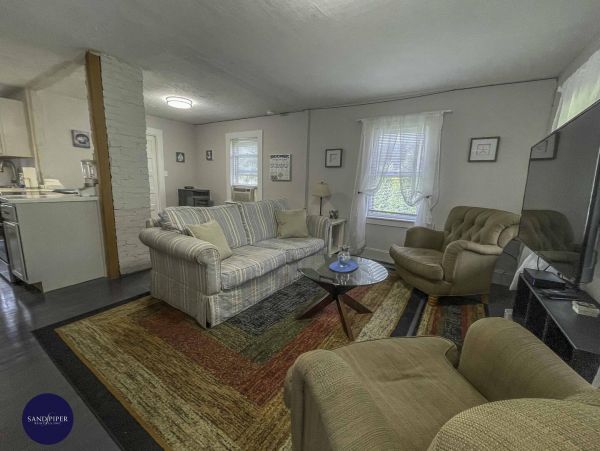 Cape Cod Home 994874