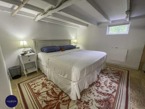 Cape Cod Home 994874