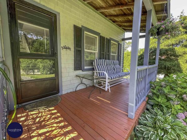 Cape Cod Home 994874