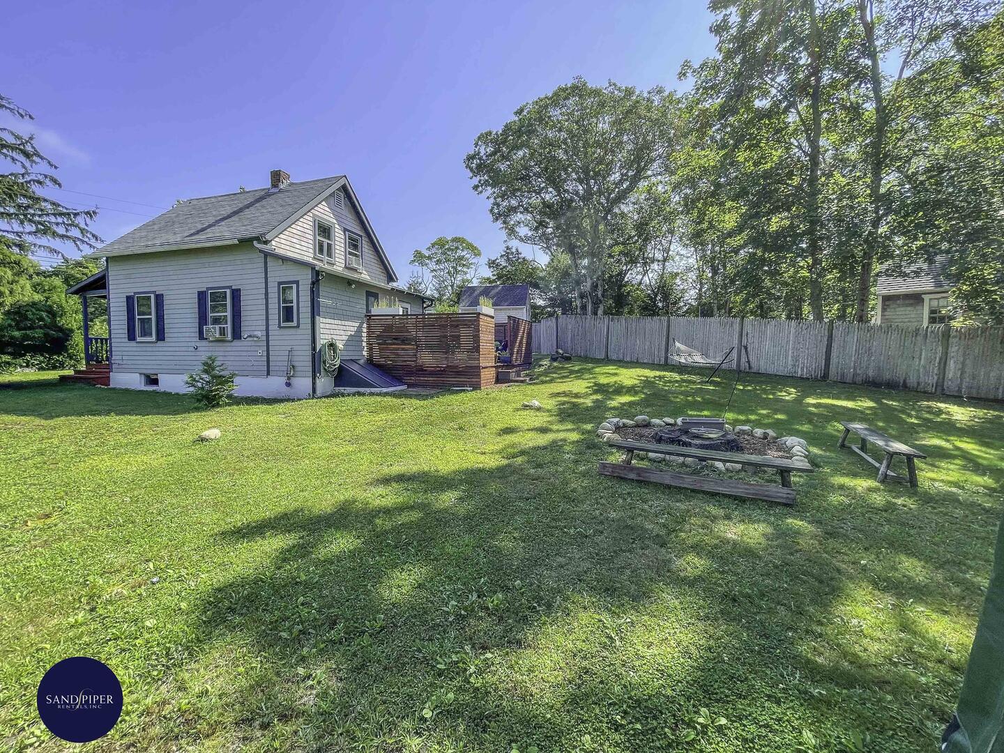 Cape Cod Home 994874