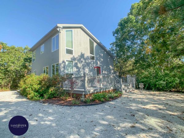 Cape Cod Home 994875