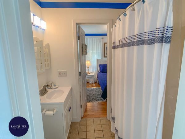 Cape Cod Home 994875