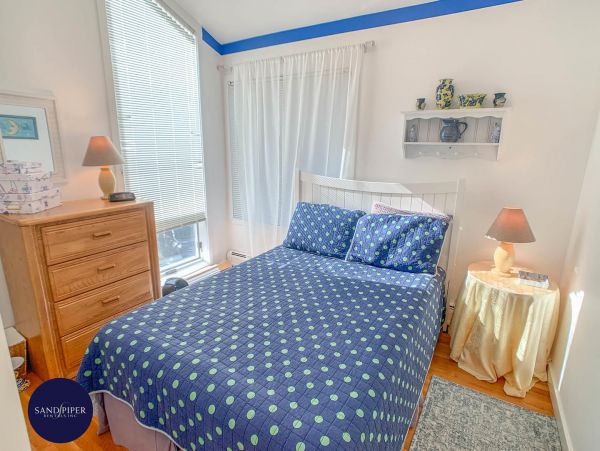 Cape Cod Home 994875