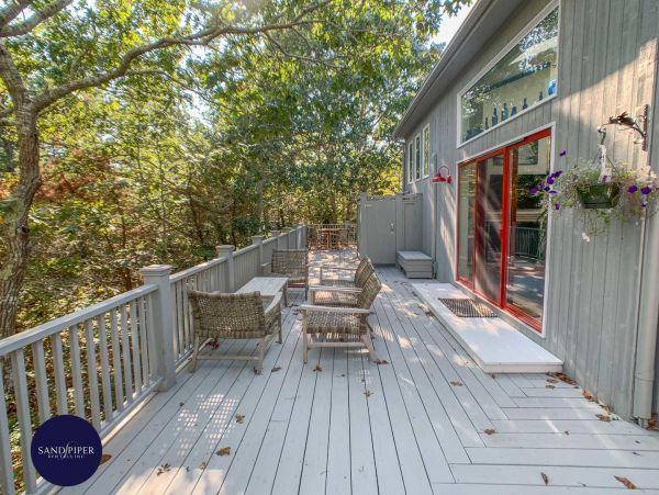 Cape Cod Home 994875