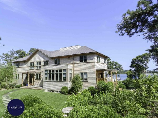 Cape Cod Home 994876