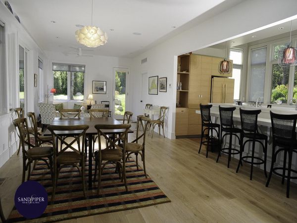 Cape Cod Home 994876