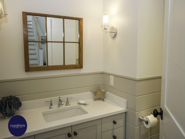 Cape Cod Home 994876
