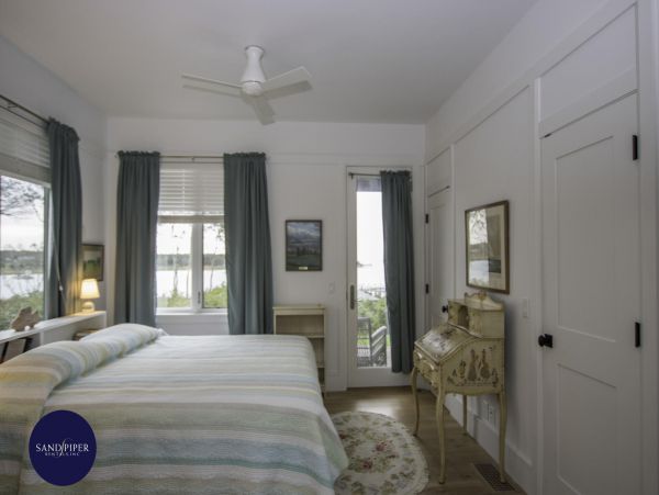 Cape Cod Home 994876