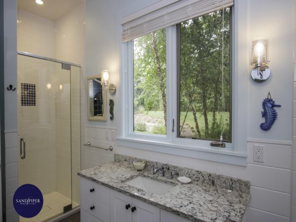 Cape Cod Home 994876