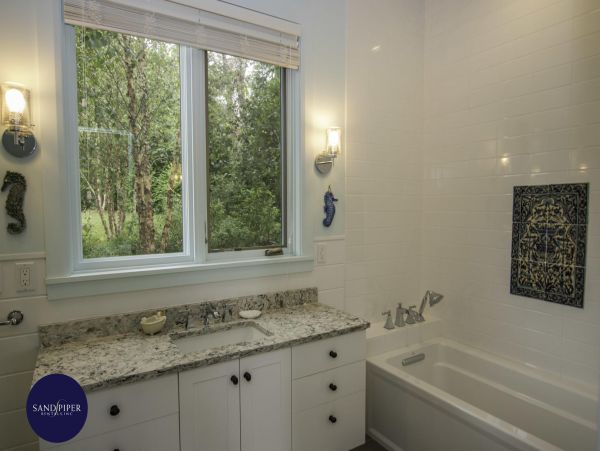 Cape Cod Home 994876