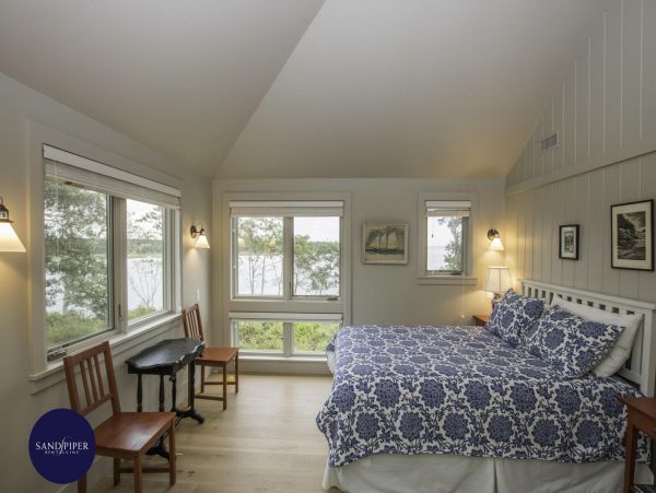 Cape Cod Home 994876