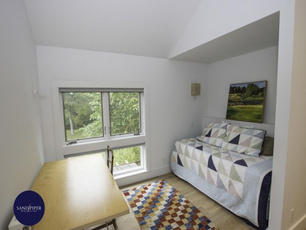 Cape Cod Home 994876