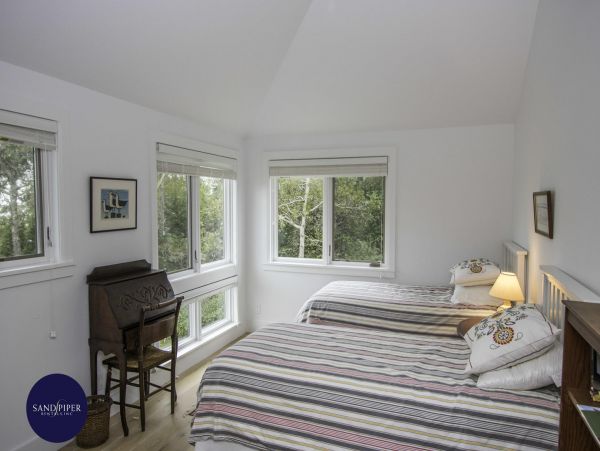 Cape Cod Home 994876