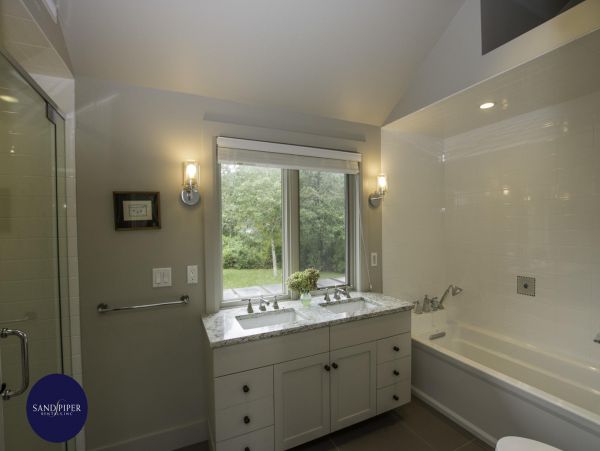 Cape Cod Home 994876