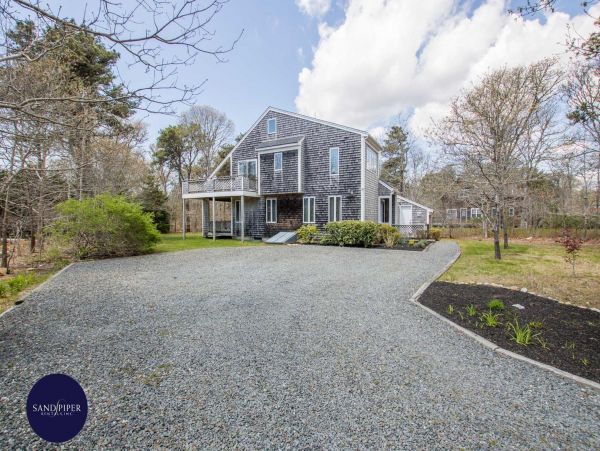 Cape Cod Home 994877
