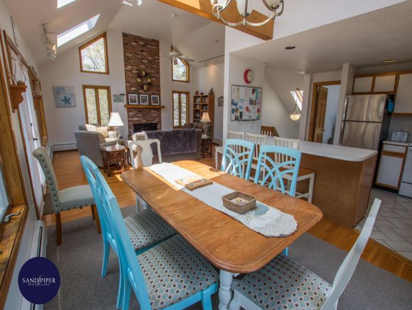 Cape Cod Home 994877