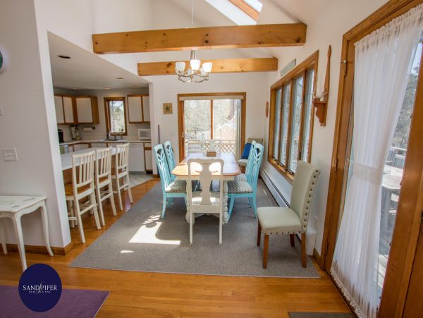 Cape Cod Home 994877