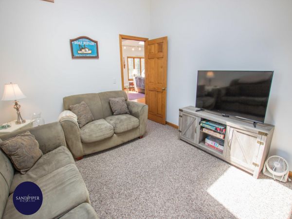 Cape Cod Home 994877