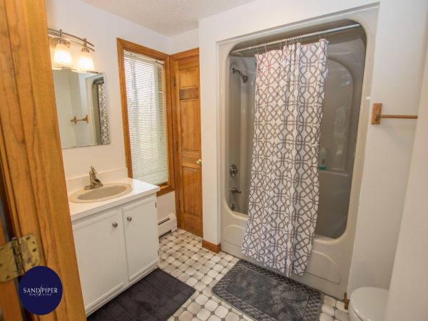 Cape Cod Home 994877