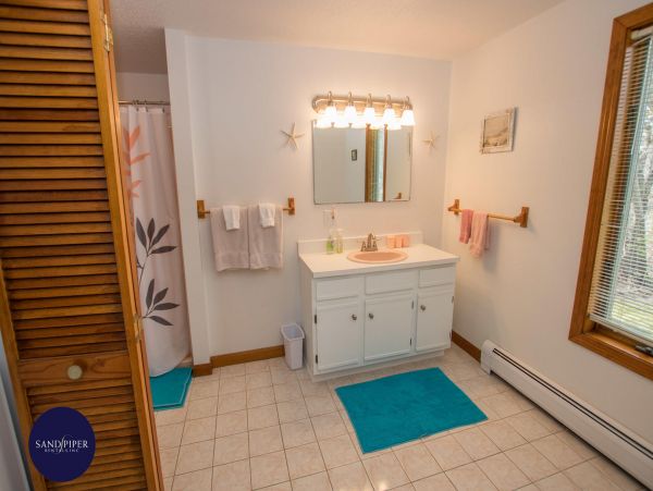 Cape Cod Home 994877