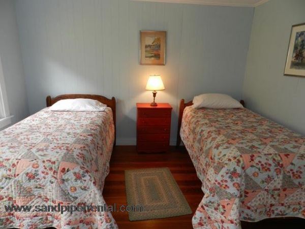 Cape Cod Home 994878