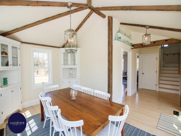 Cape Cod Home 994879