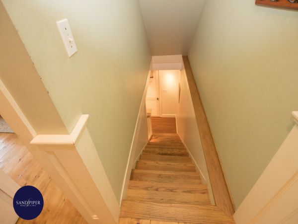 Cape Cod Home 994880