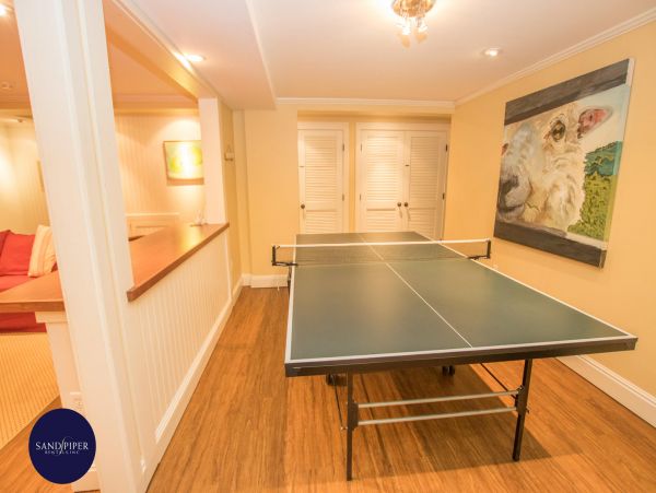 Cape Cod Home 994880