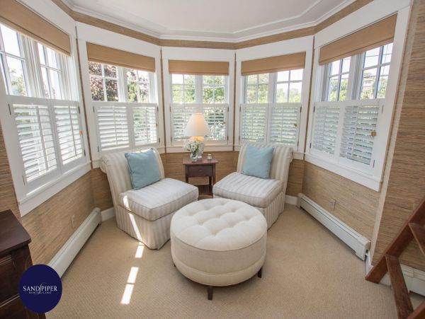 Cape Cod Home 994880