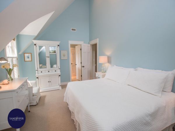 Cape Cod Home 994880