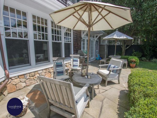 Cape Cod Home 994880