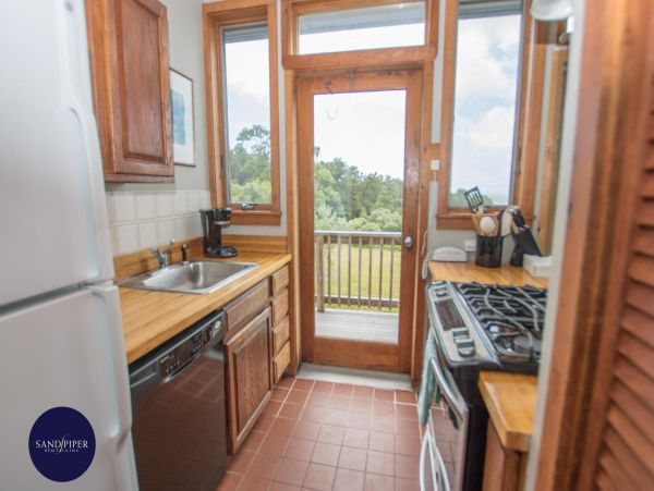 Cape Cod Home 994882