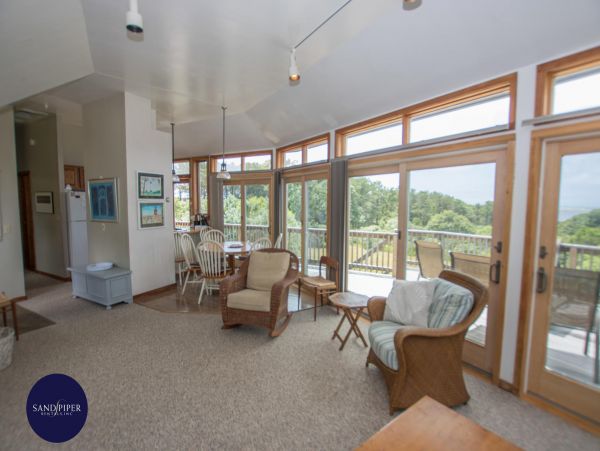 Cape Cod Home 994882