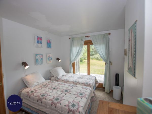 Cape Cod Home 994882