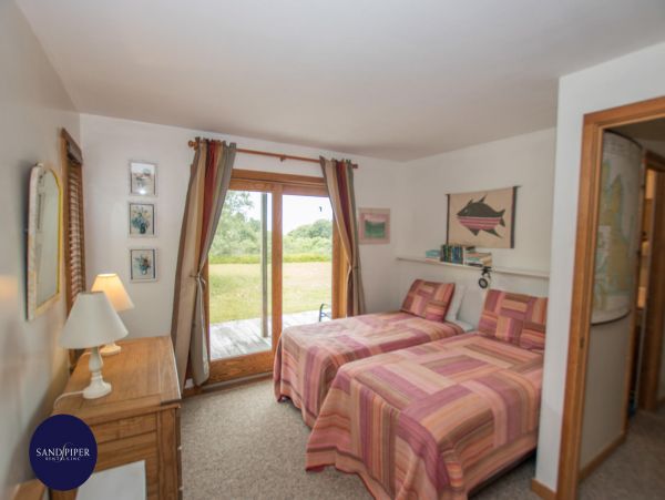 Cape Cod Home 994882