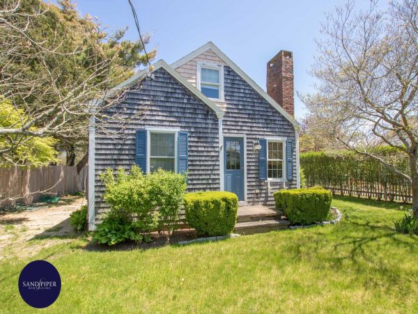 Cape Cod Home 994883