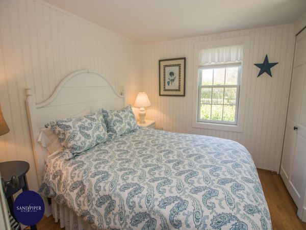 Cape Cod Home 994883