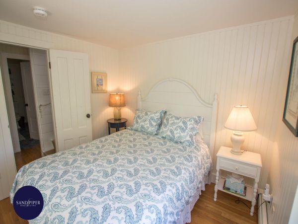 Cape Cod Home 994883