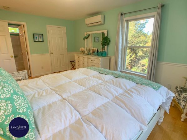 Cape Cod Home 994884