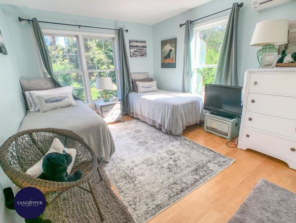 Cape Cod Home 994884