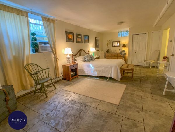 Cape Cod Home 994884