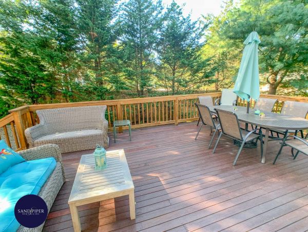 Cape Cod Home 994884